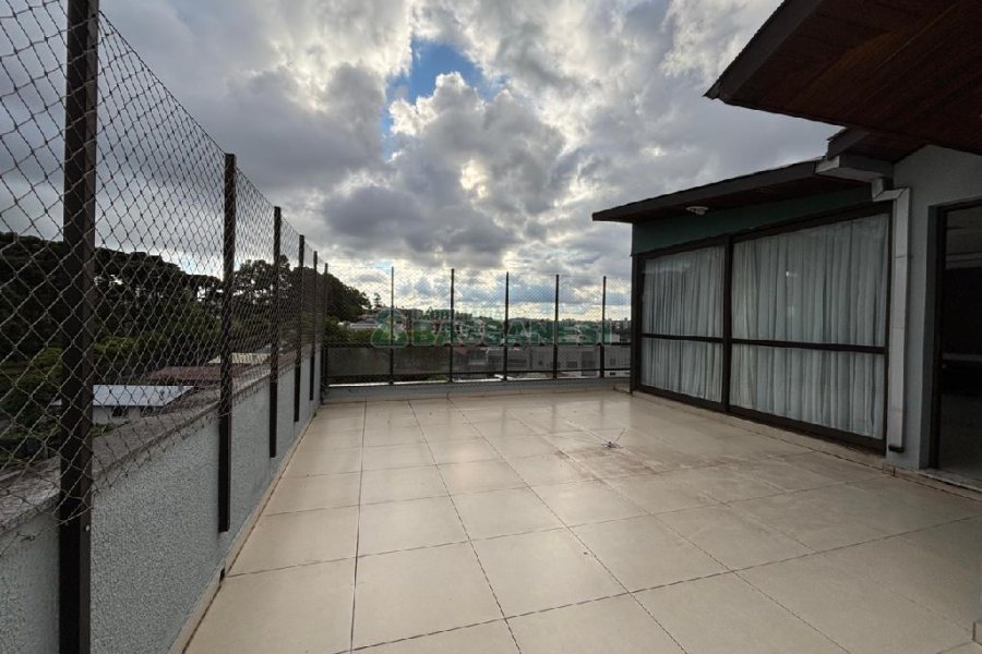 Apartamento com 230m², 3 dormitórios, 2 vagas, no bairro Santa Catarina em Caxias do Sul para Alugar