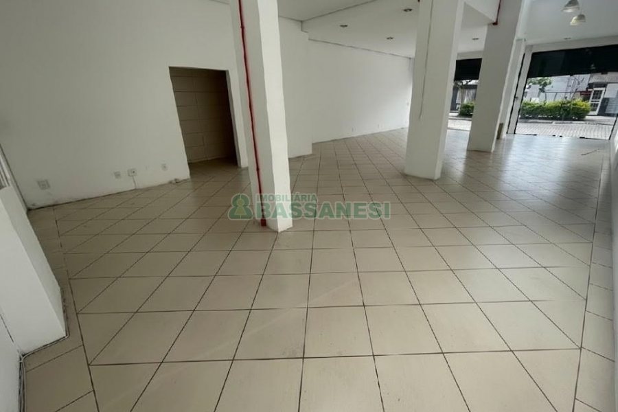 Loja com 130m², no bairro São Pelegrino em Caxias do Sul para Alugar