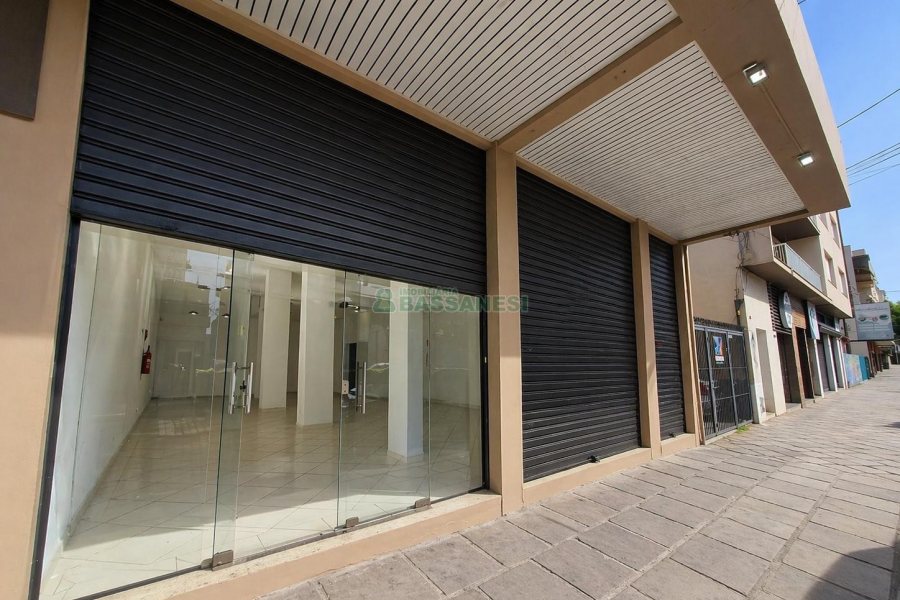Loja com 130m², no bairro São Pelegrino em Caxias do Sul para Alugar
