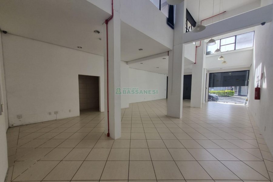 Loja com 130m², no bairro São Pelegrino em Caxias do Sul para Alugar