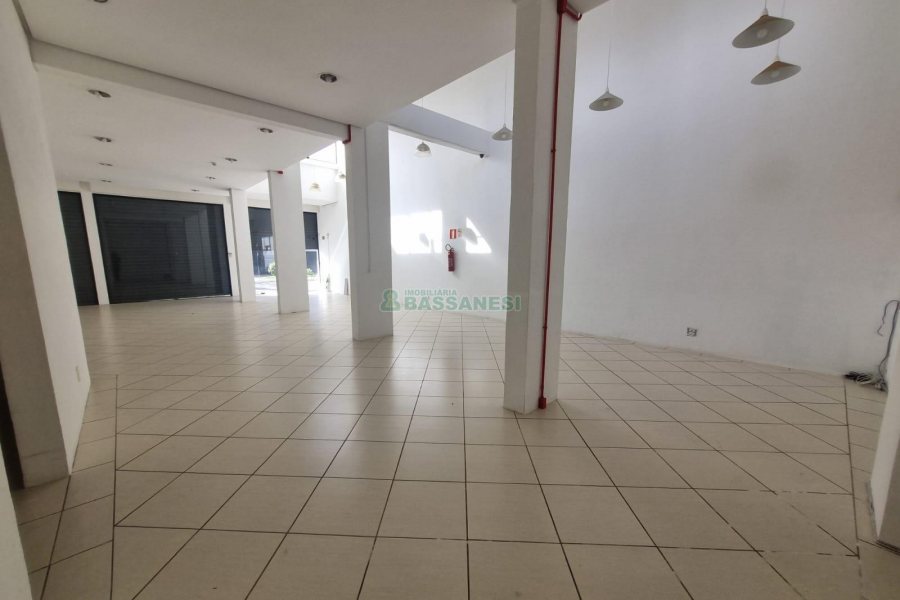Loja com 130m², no bairro São Pelegrino em Caxias do Sul para Alugar