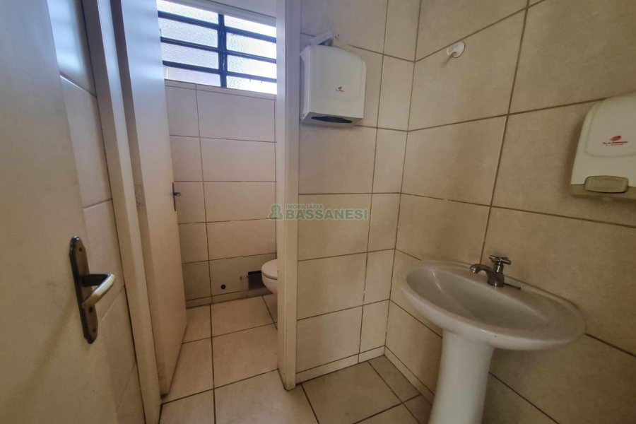Loja com 130m², no bairro São Pelegrino em Caxias do Sul para Alugar