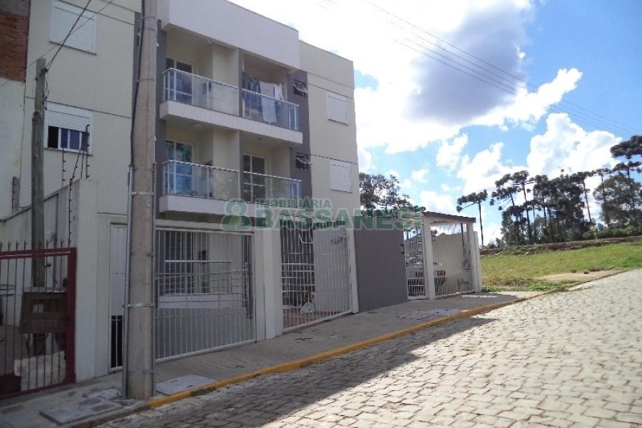 Apartamento com 67m², 2 dormitórios, 1 vaga, no bairro Vinhedos em Caxias do Sul para Alugar