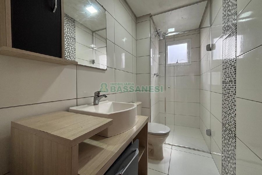Apartamento com 67m², 2 dormitórios, 1 vaga, no bairro Vinhedos em Caxias do Sul para Alugar