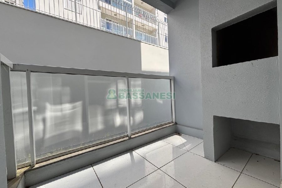 Apartamento com 67m², 2 dormitórios, 1 vaga, no bairro Vinhedos em Caxias do Sul para Alugar