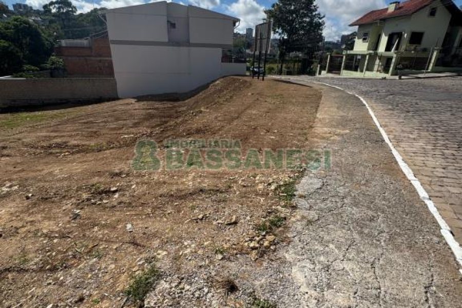 Terreno, no bairro Sanvitto em Caxias do Sul para Comprar