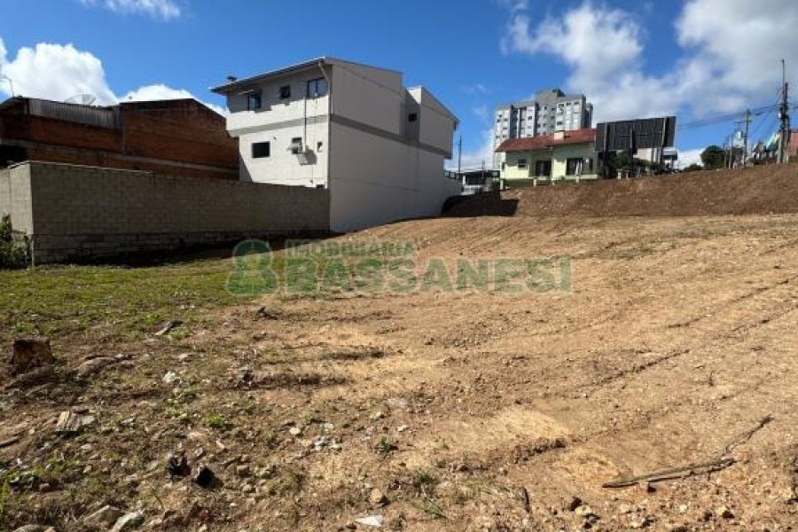 Terreno, no bairro Sanvitto em Caxias do Sul para Comprar