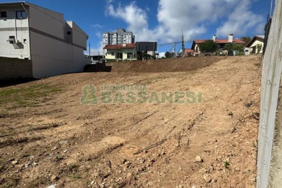Terreno, no bairro Sanvitto em Caxias do Sul para Comprar