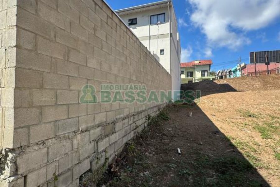Terreno, no bairro Sanvitto em Caxias do Sul para Comprar