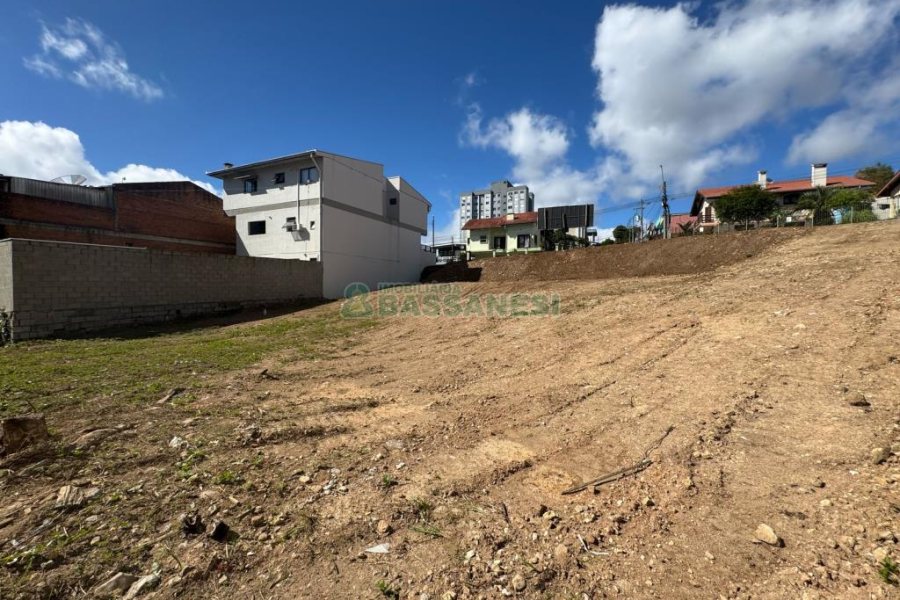 Terreno, no bairro Sanvitto em Caxias do Sul para Comprar