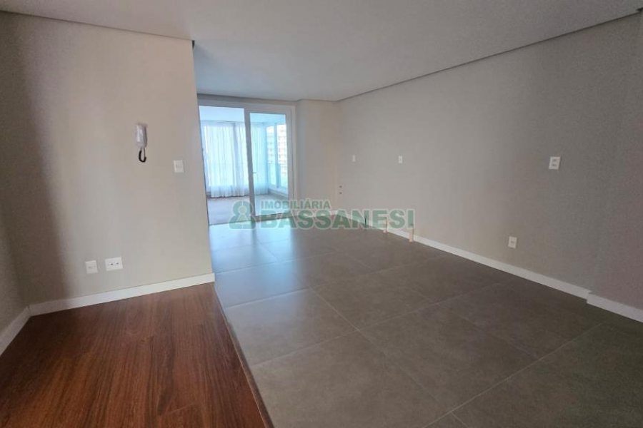 Apartamento com 178m², 3 dormitórios, 3 vagas, no bairro Centro em Caxias do Sul para Comprar