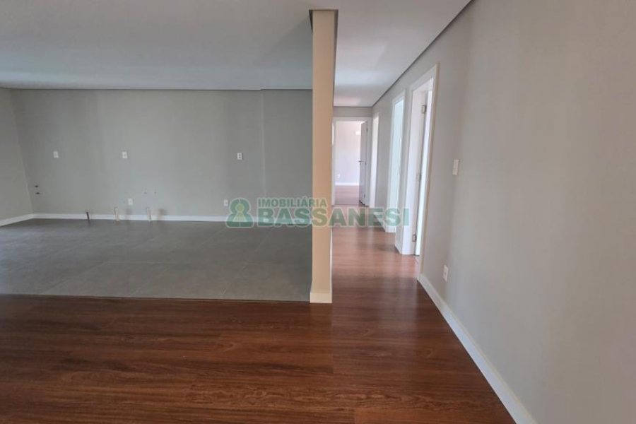 Apartamento com 178m², 3 dormitórios, 3 vagas, no bairro Centro em Caxias do Sul para Comprar