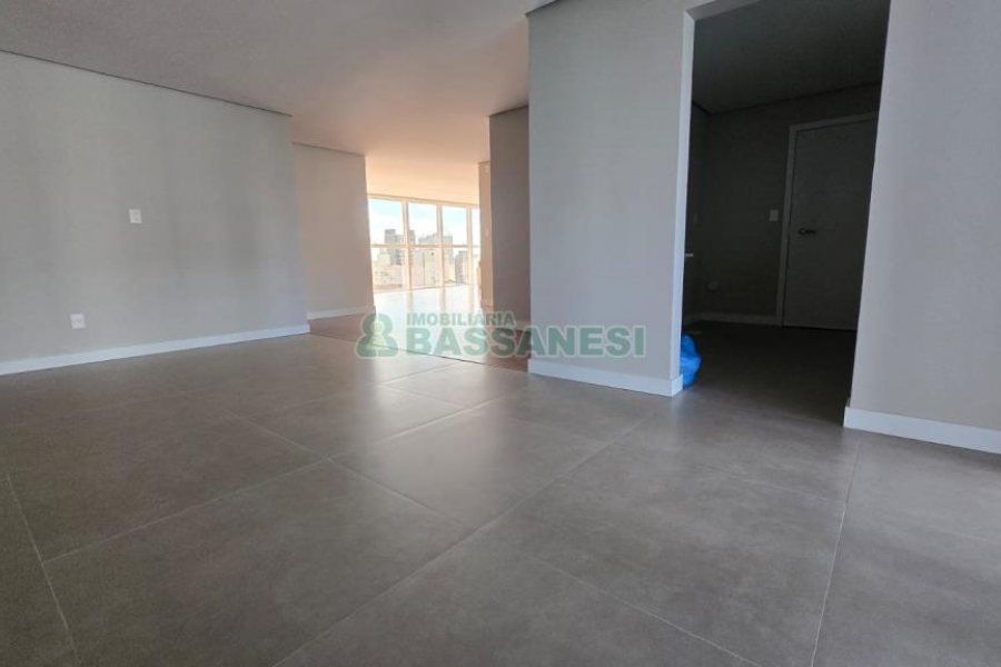 Apartamento com 178m², 3 dormitórios, 3 vagas, no bairro Centro em Caxias do Sul para Comprar
