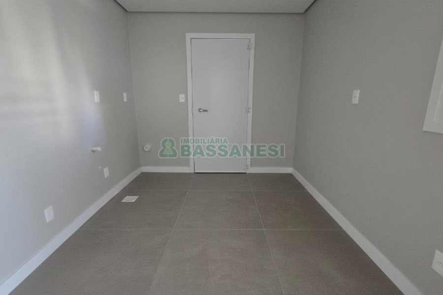 Apartamento com 178m², 3 dormitórios, 3 vagas, no bairro Centro em Caxias do Sul para Comprar