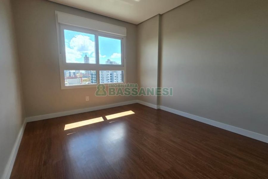 Apartamento com 178m², 3 dormitórios, 3 vagas, no bairro Centro em Caxias do Sul para Comprar