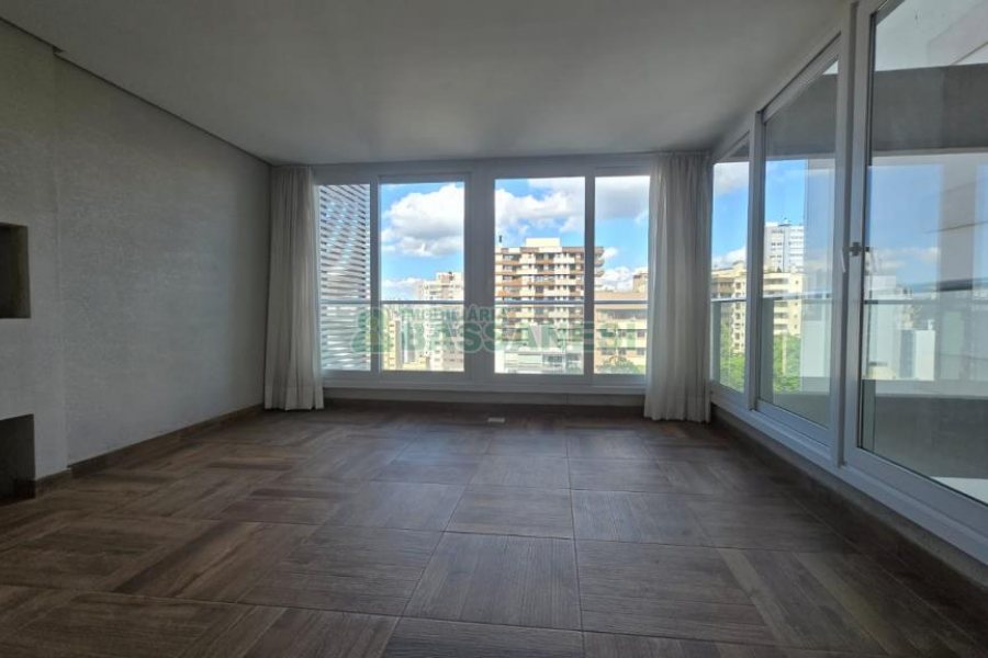 Apartamento com 178m², 3 dormitórios, 3 vagas, no bairro Centro em Caxias do Sul para Comprar