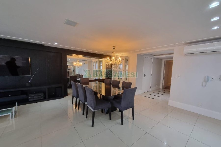 Apto Mobiliado com 196m², 3 dormitórios, 3 vagas, no bairro Exposição em Caxias do Sul para Alugar