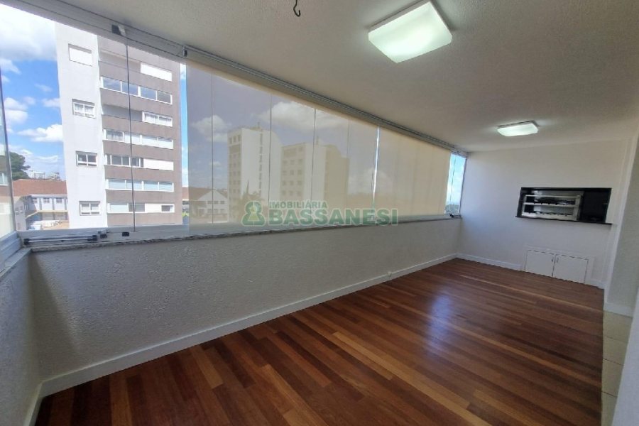 Apto Mobiliado com 196m², 3 dormitórios, 3 vagas, no bairro Exposição em Caxias do Sul para Alugar