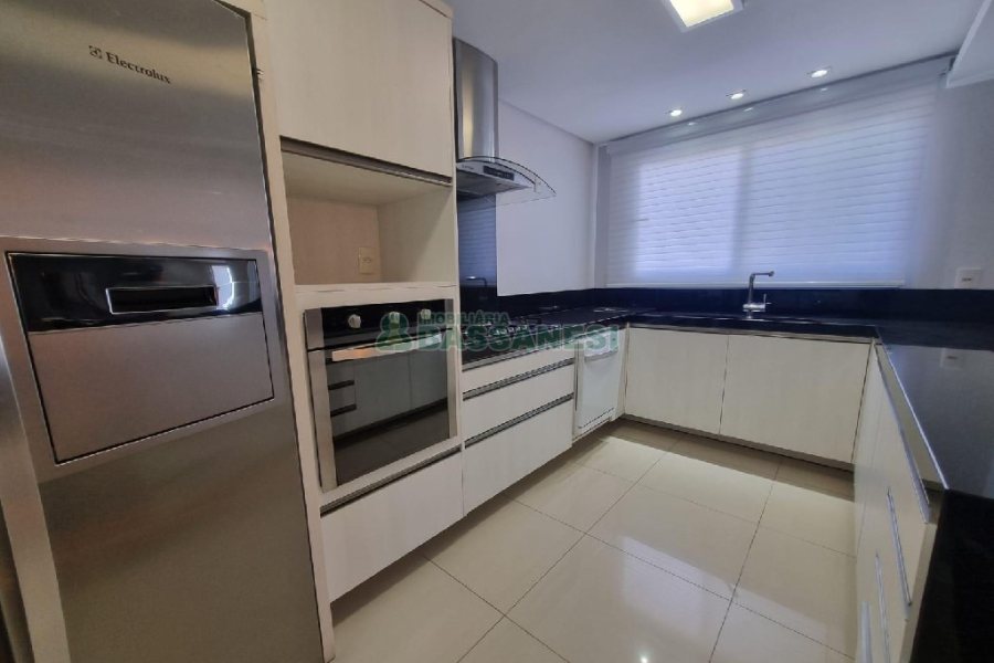 Apto Mobiliado com 196m², 3 dormitórios, 3 vagas, no bairro Exposição em Caxias do Sul para Alugar