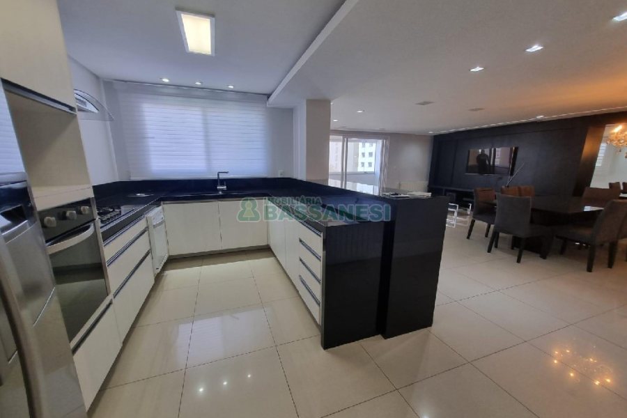 Apto Mobiliado com 196m², 3 dormitórios, 3 vagas, no bairro Exposição em Caxias do Sul para Alugar