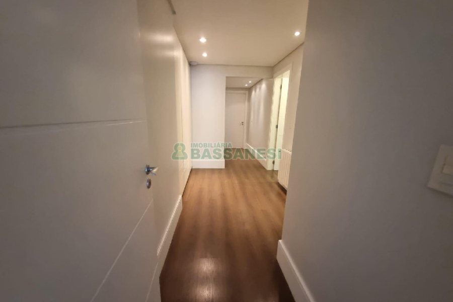 Apto Mobiliado com 196m², 3 dormitórios, 3 vagas, no bairro Exposição em Caxias do Sul para Alugar