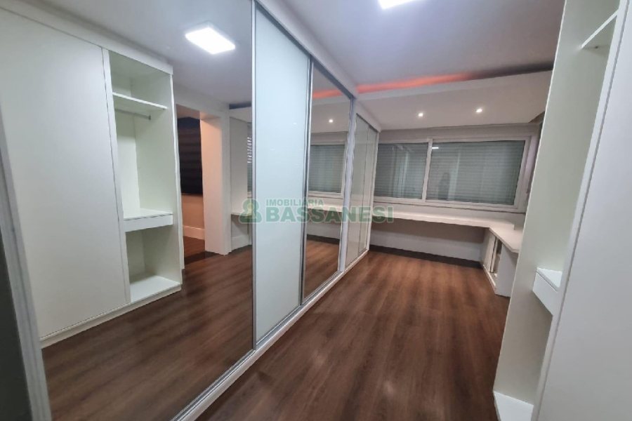 Apto Mobiliado com 196m², 3 dormitórios, 3 vagas, no bairro Exposição em Caxias do Sul para Alugar