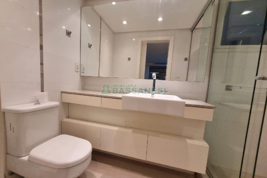 Apto Mobiliado com 196m², 3 dormitórios, 3 vagas, no bairro Exposição em Caxias do Sul para Alugar