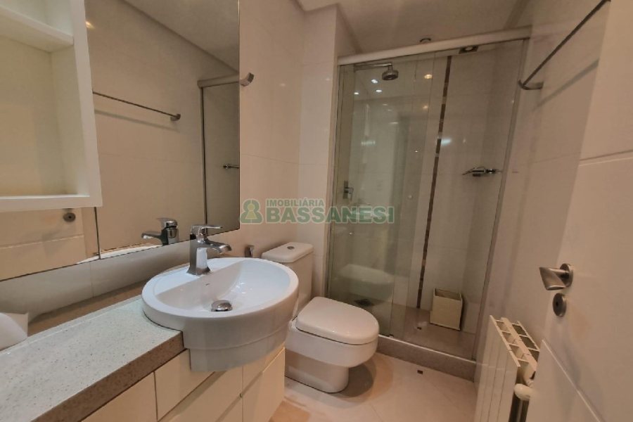 Apto Mobiliado com 196m², 3 dormitórios, 3 vagas, no bairro Exposição em Caxias do Sul para Alugar