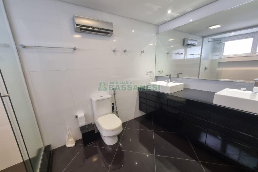 Apto Mobiliado com 196m², 3 dormitórios, 3 vagas, no bairro Exposição em Caxias do Sul para Alugar