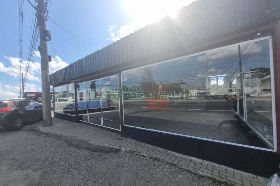 Loja com 300m², no bairro Sagrada Família em Caxias do Sul para Alugar