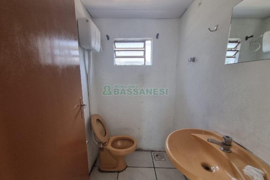 Loja com 300m², no bairro Sagrada Família em Caxias do Sul para Alugar