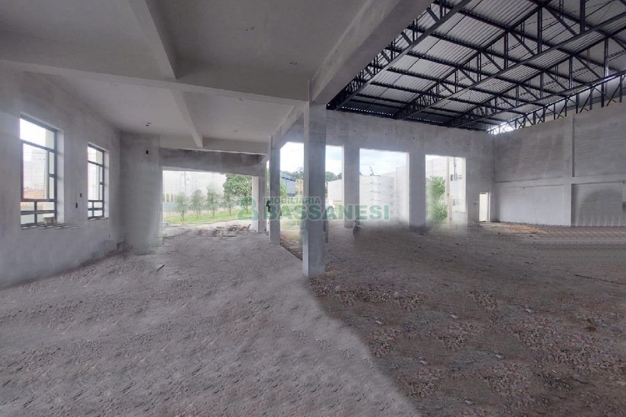 Pavilhão com 650m², 6 vagas, no bairro Jardim das Hortências em Caxias do Sul para Alugar