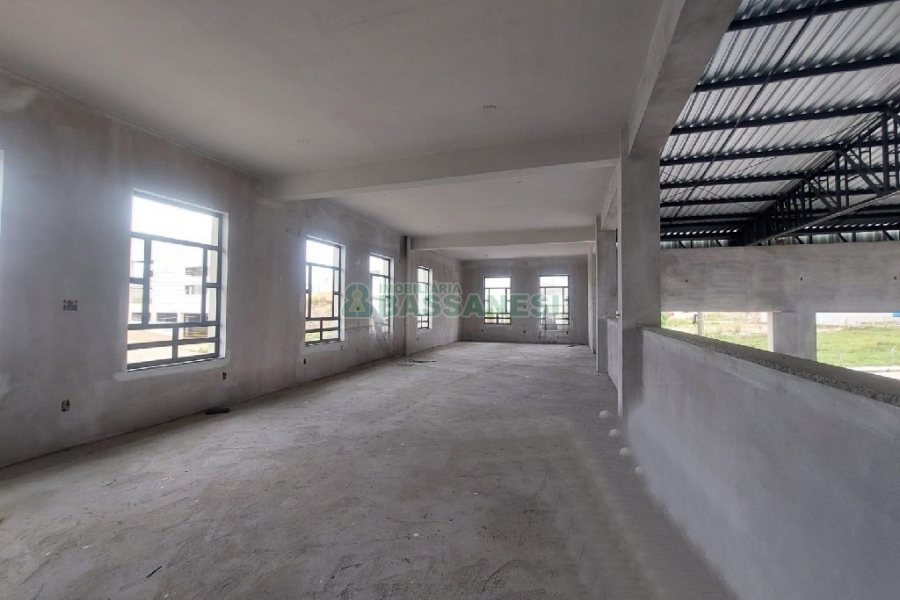 Pavilhão com 650m², 6 vagas, no bairro Jardim das Hortências em Caxias do Sul para Alugar