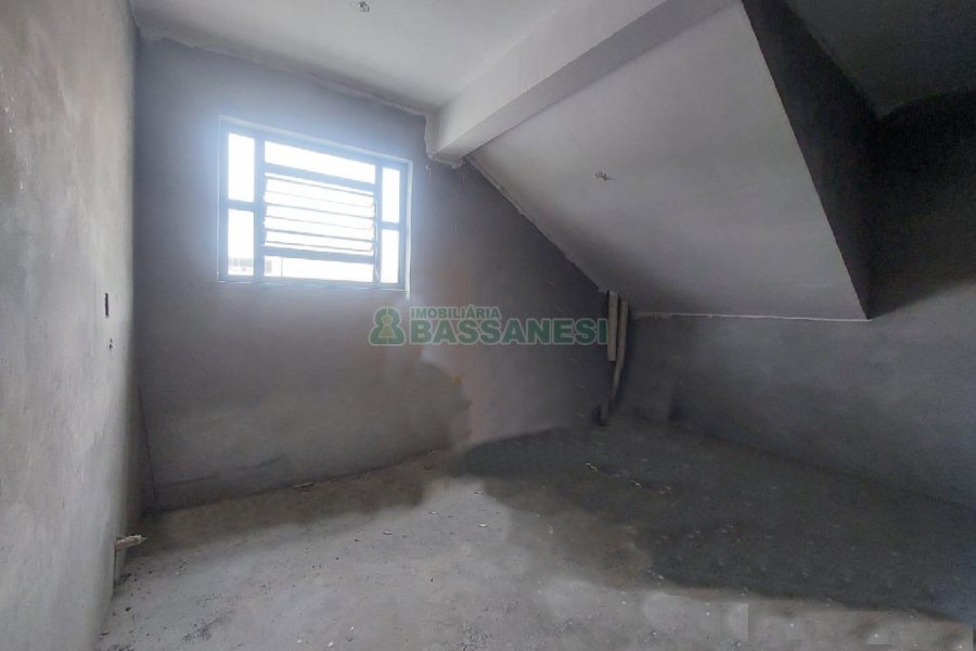 Pavilhão com 650m², 6 vagas, no bairro Jardim das Hortências em Caxias do Sul para Alugar