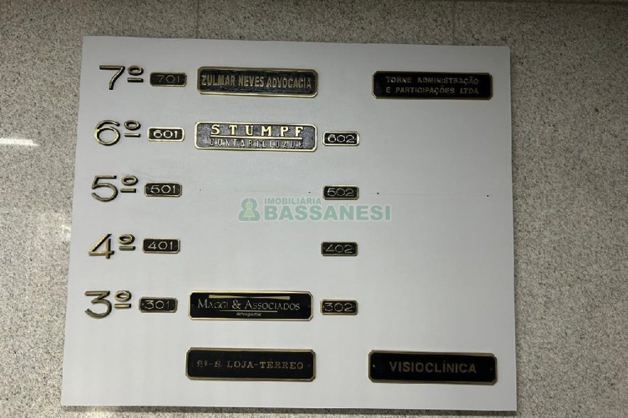 Sala com 250m², no bairro Centro em Caxias do Sul para Alugar