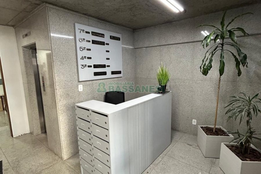 Sala com 250m², no bairro Centro em Caxias do Sul para Alugar