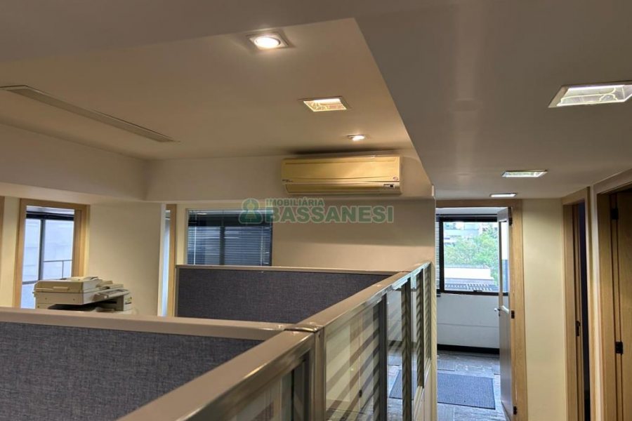 Sala com 250m², no bairro Centro em Caxias do Sul para Alugar