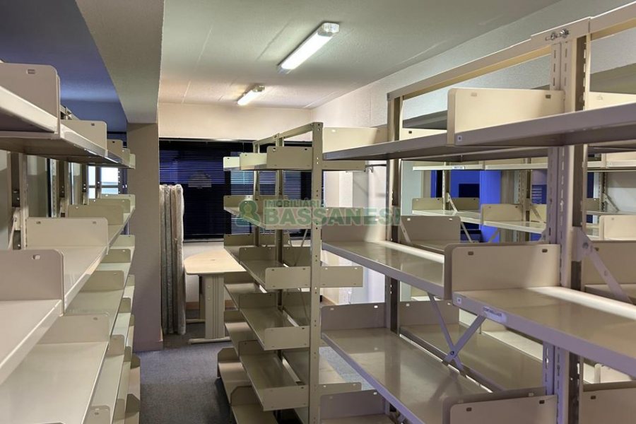 Sala com 250m², no bairro Centro em Caxias do Sul para Alugar