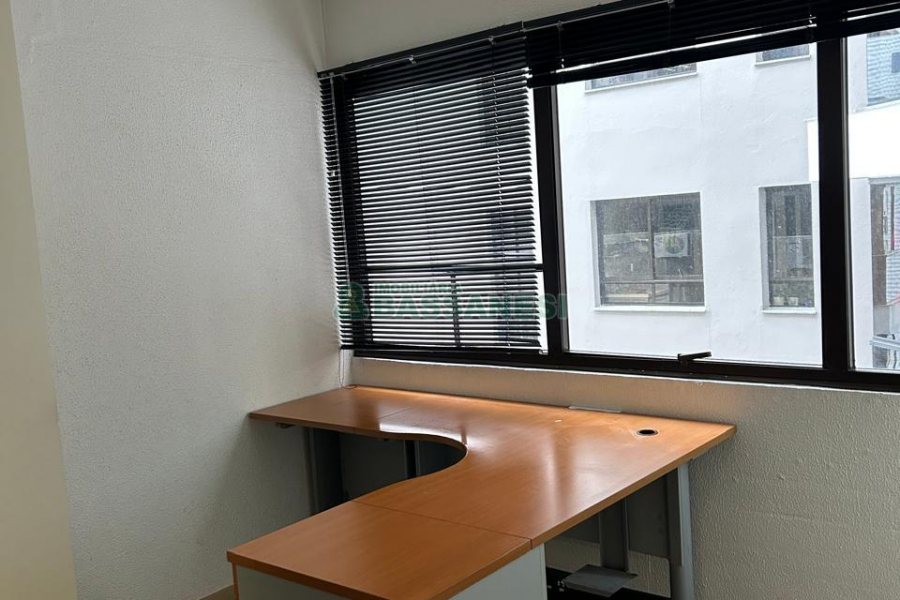 Sala com 250m², no bairro Centro em Caxias do Sul para Alugar