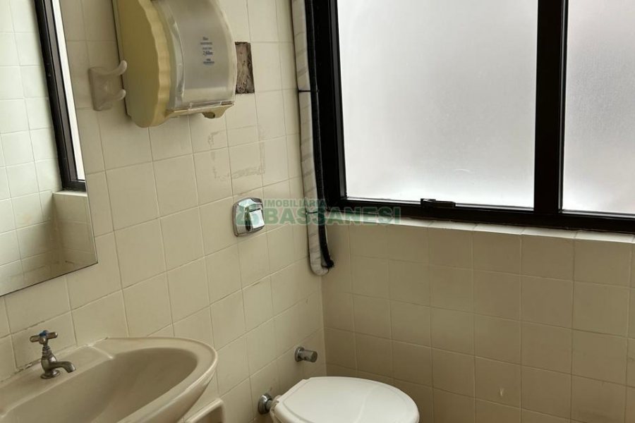 Sala com 250m², no bairro Centro em Caxias do Sul para Alugar