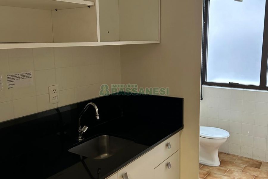 Sala com 250m², no bairro Centro em Caxias do Sul para Alugar