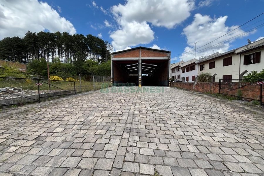Pavilhão com 430m², no bairro Interlagos em Caxias do Sul para Alugar