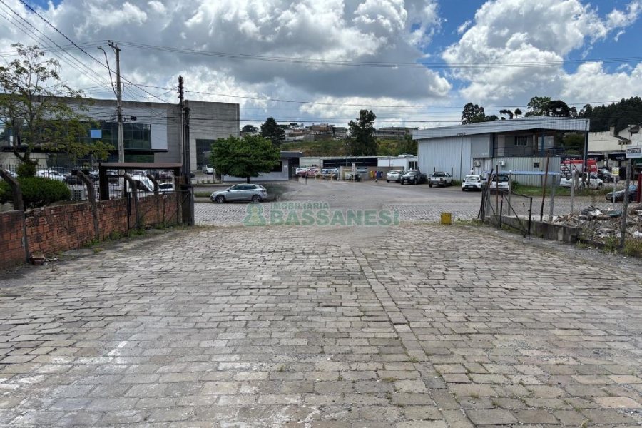 Pavilhão com 430m², no bairro Interlagos em Caxias do Sul para Alugar