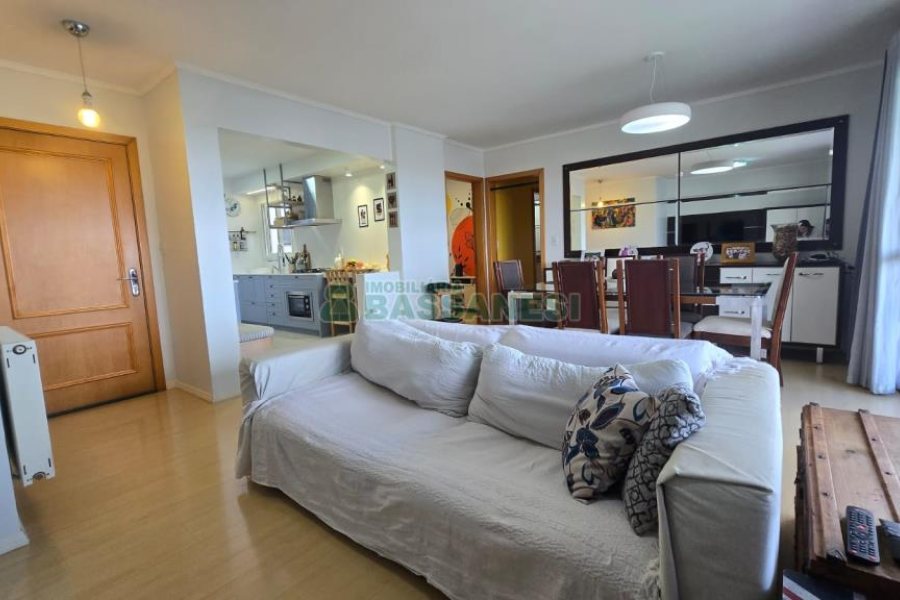 Apartamento com 110m², 3 dormitórios, 2 vagas, no bairro Lourdes em Caxias do Sul para Comprar