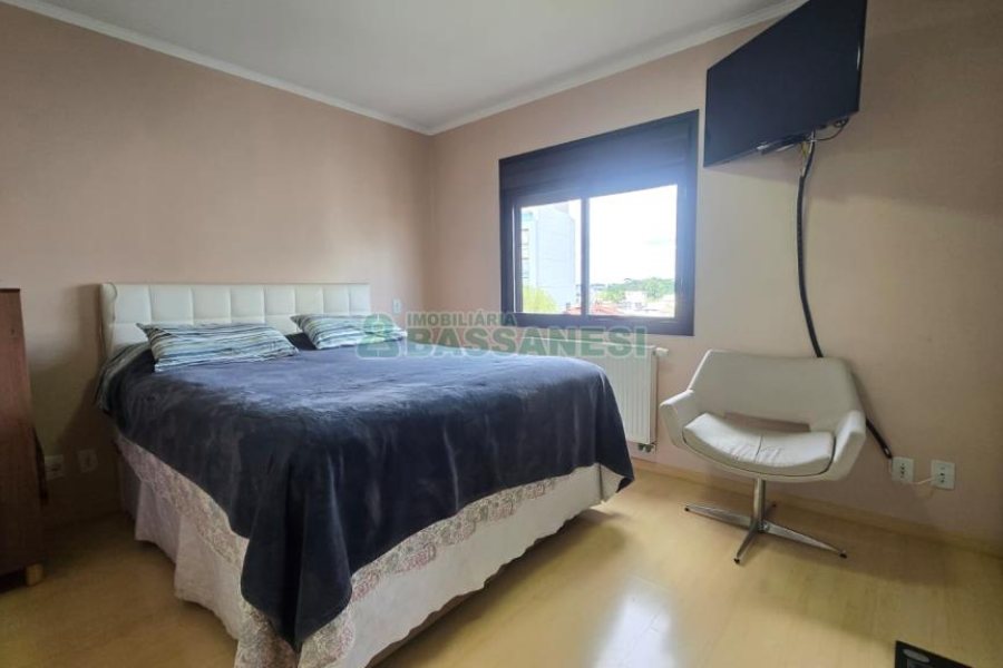 Apartamento com 110m², 3 dormitórios, 2 vagas, no bairro Lourdes em Caxias do Sul para Comprar
