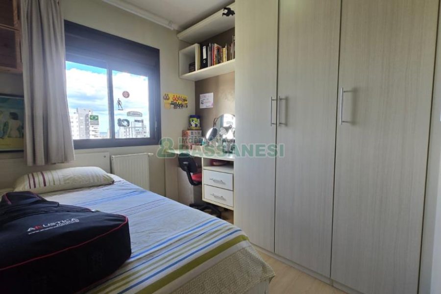 Apartamento com 110m², 3 dormitórios, 2 vagas, no bairro Lourdes em Caxias do Sul para Comprar