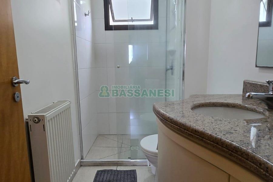 Apartamento com 110m², 3 dormitórios, 2 vagas, no bairro Lourdes em Caxias do Sul para Comprar