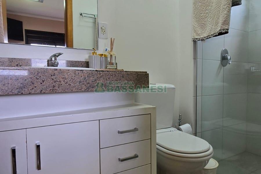 Apartamento com 110m², 3 dormitórios, 2 vagas, no bairro Lourdes em Caxias do Sul para Comprar