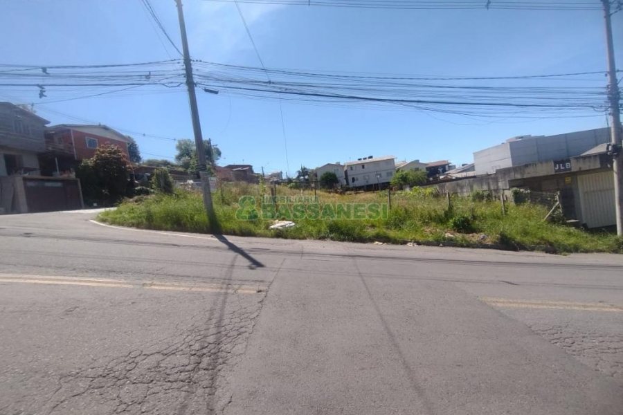 Terreno com 540m², no bairro Charqueadas em Caxias do Sul para Comprar