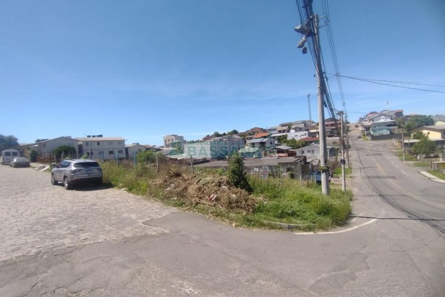 Terreno com 540m², no bairro Charqueadas em Caxias do Sul para Comprar